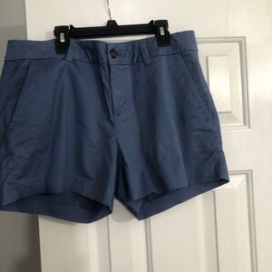 Women’s Gap relaxed girlfriend khaki shorts size 10